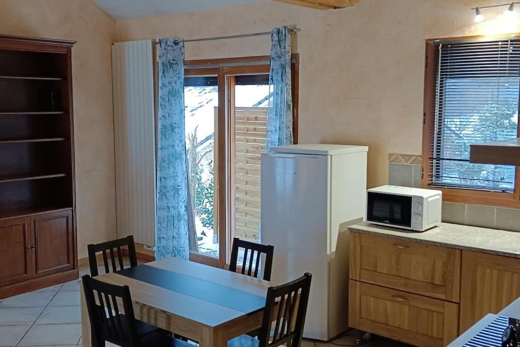 Chalet 2 Chambres En Savoie Pour 1 A 4 Personnes Gerbaix Exterior photo
